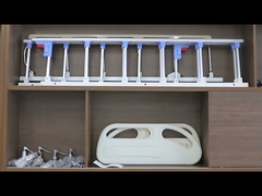 Витрина в образцовом помещении компании