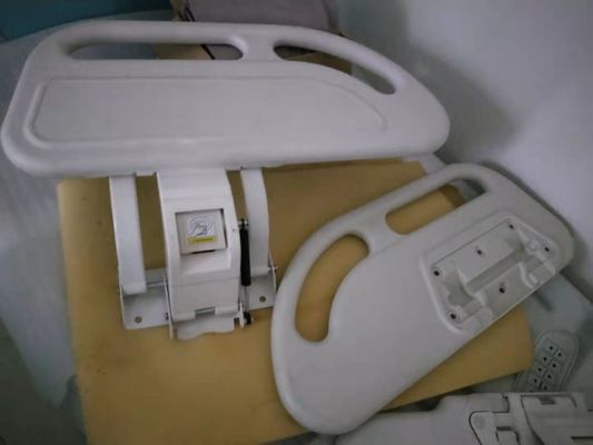 Медицинские аксессуары продуктов Bedrails для Medicall кладет белый цвет в постель PP встают на сторону рельсы для частей больничной койки
