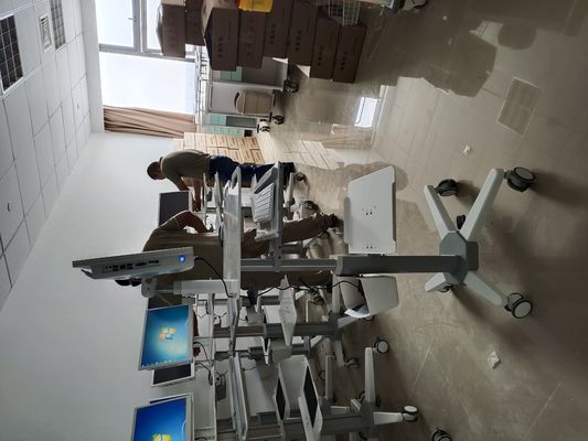 Регулируемой вагонетка рабочего места настольной счетной машины высоты интегрированная вагонеткой двигая
