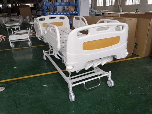 Сторона 3 расшатанная ручная PP кровати заботы пациента ICU прокладывает рельсы педиатрическая ручная больничная койка